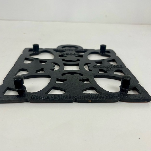 Pampered Chef 2008 Round Up Heart Collectible Cast Iron Copper Tone Coat Trivet - Picture 12 of 16